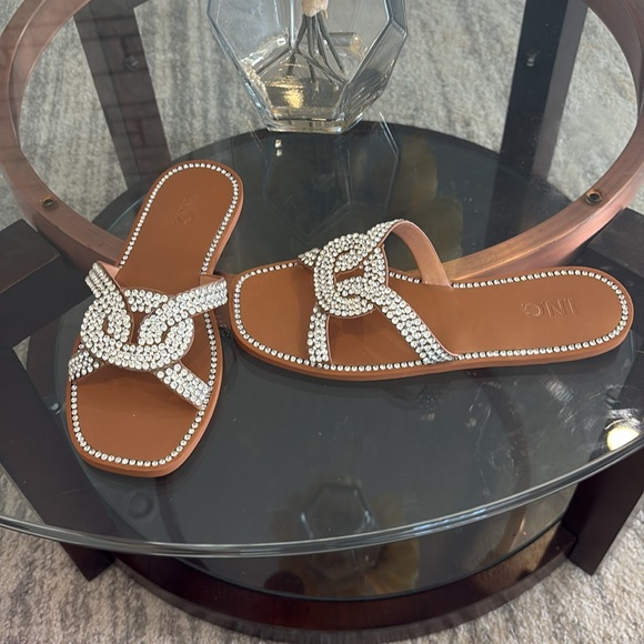 Beautiful Rhinestone Sandals. - Picture 4 of 4